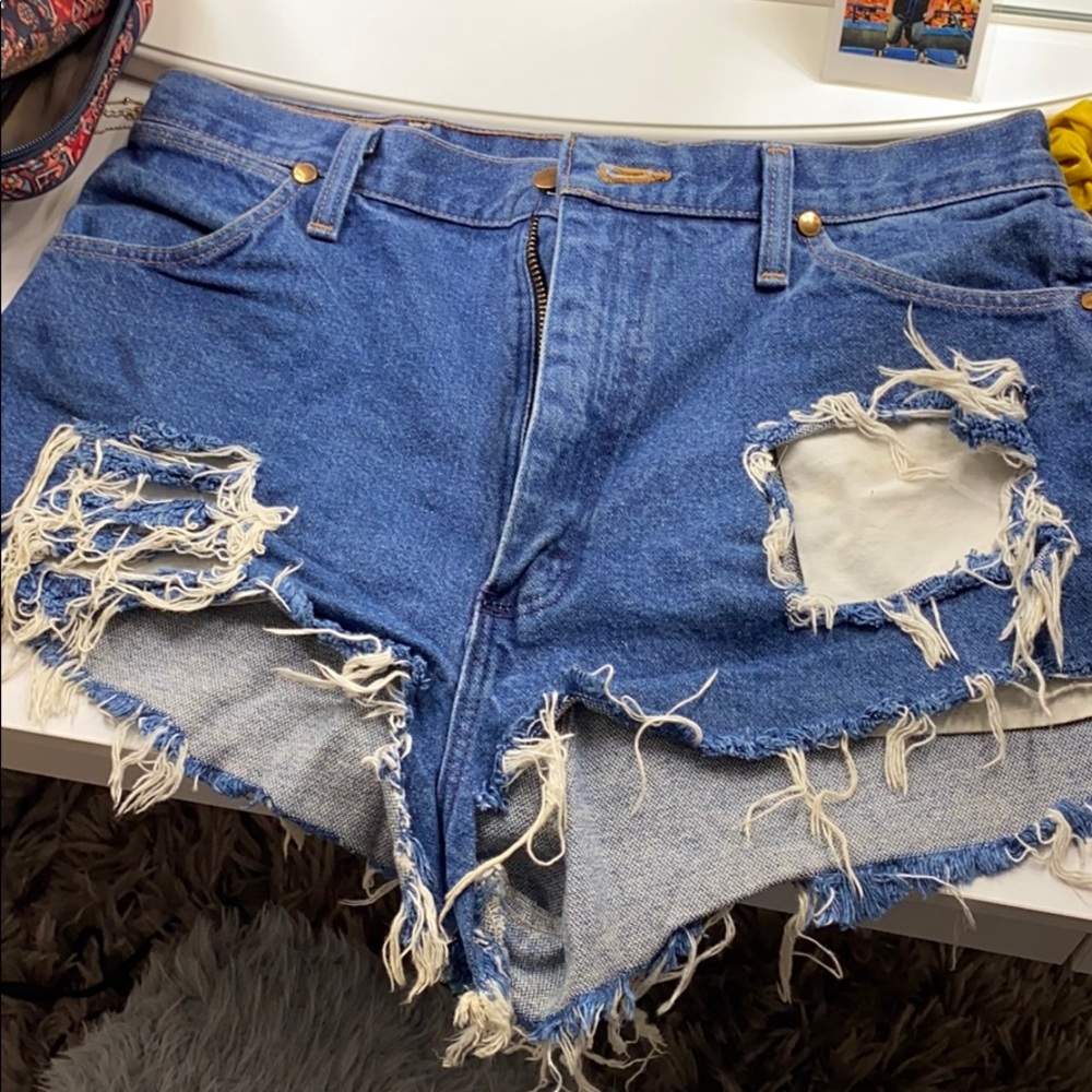 Wrangler vintage distressed shorts